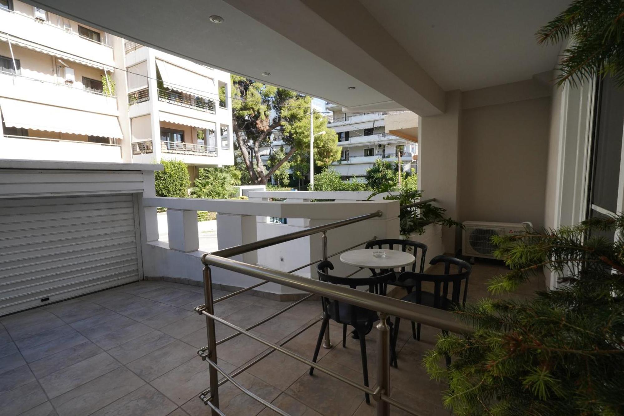 Garden Apartment Next To The Mall -Private Parking Αθήνα Εξωτερικό φωτογραφία