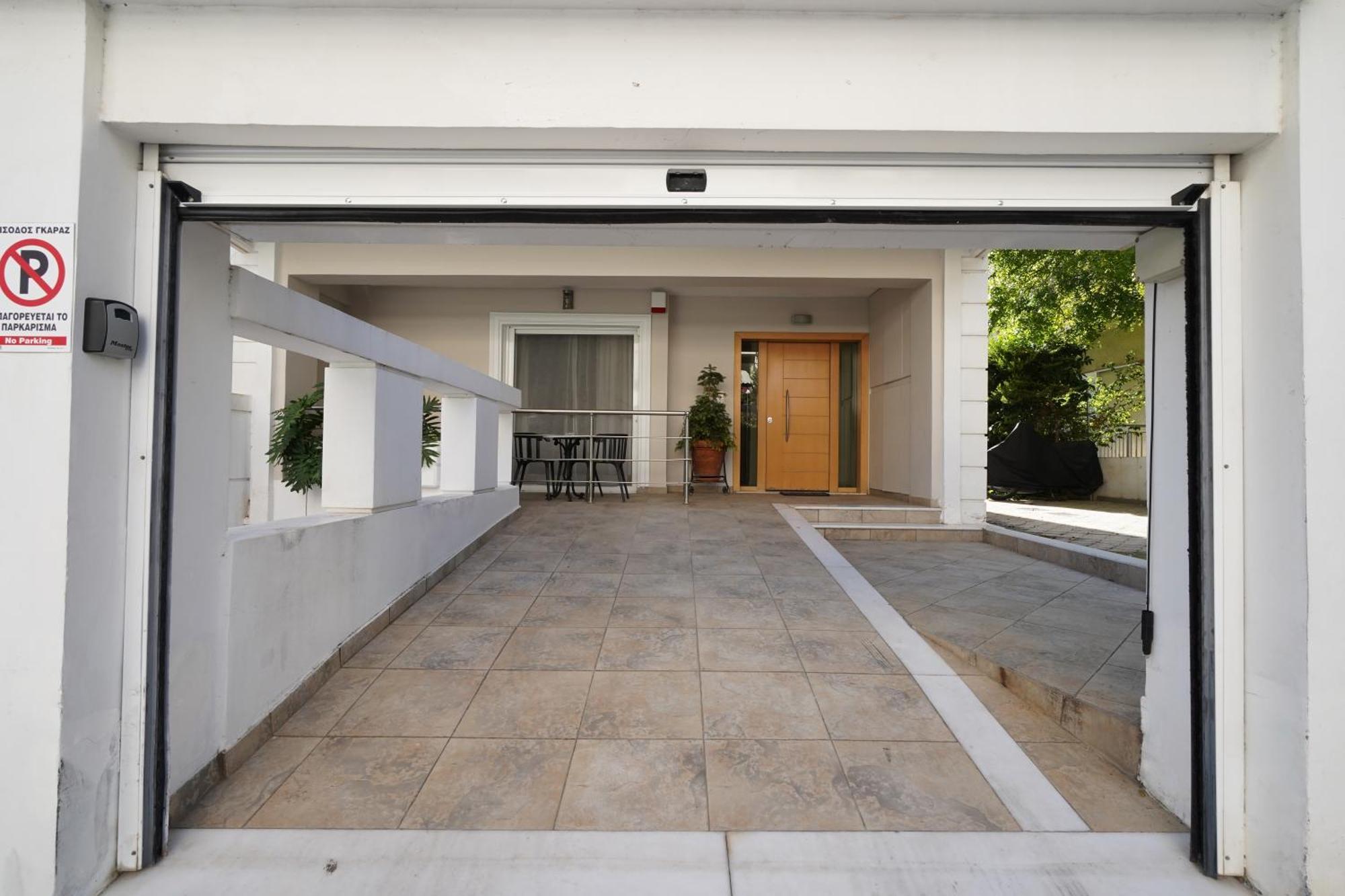 Garden Apartment Next To The Mall -Private Parking Αθήνα Εξωτερικό φωτογραφία